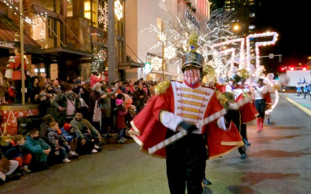 Holiday events featured on Lake to Lake