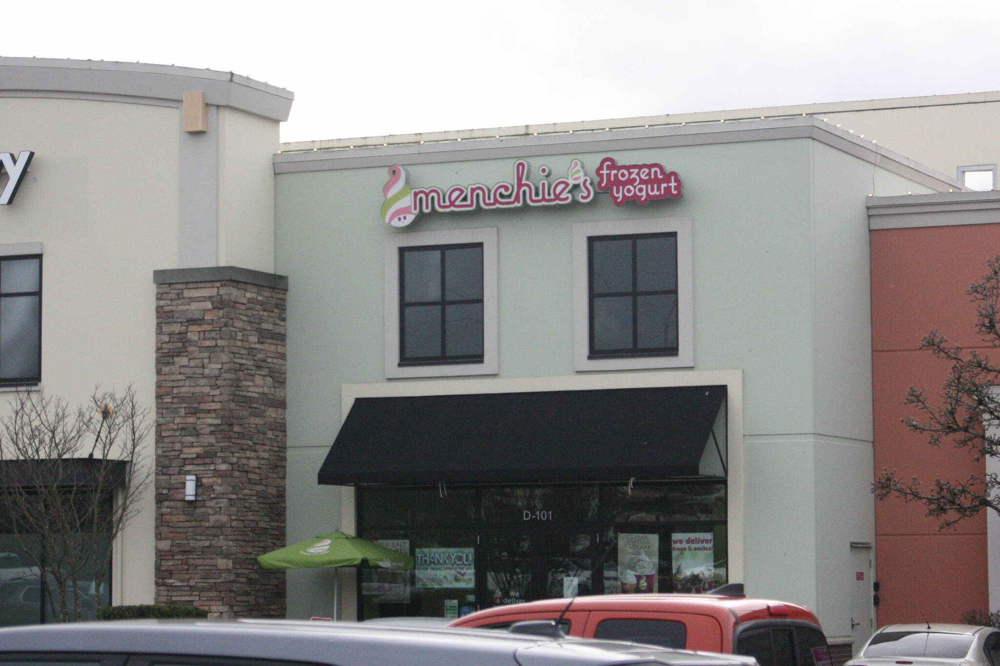 Federal investigation finds that multiple Menchie’s location failed to pay workers, stole tips