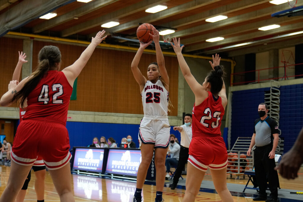 Women’s Basketball Loses Tough One