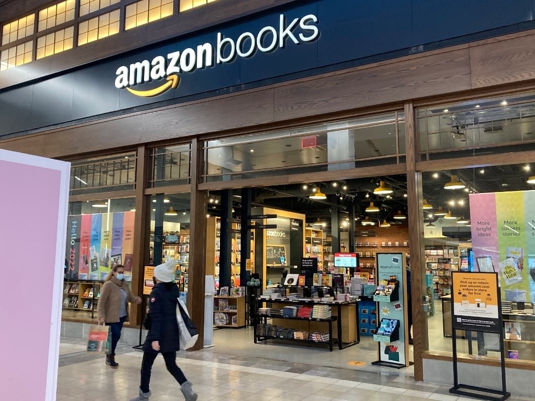 Amazon Shuttering Physical Bookstores, 4-Star Shops
