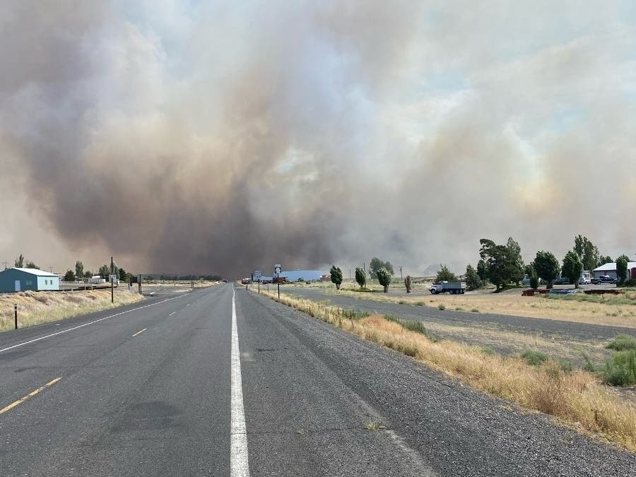 Eastern Washington Wildfire Forces Town Evacuation